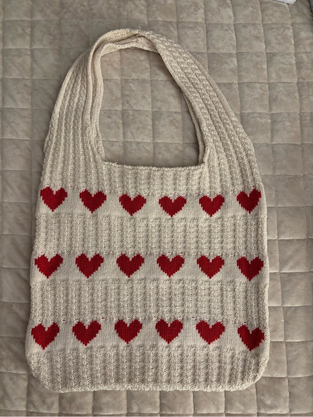 Women’s Cream Knit Heart Tote Bag with Red Hearts